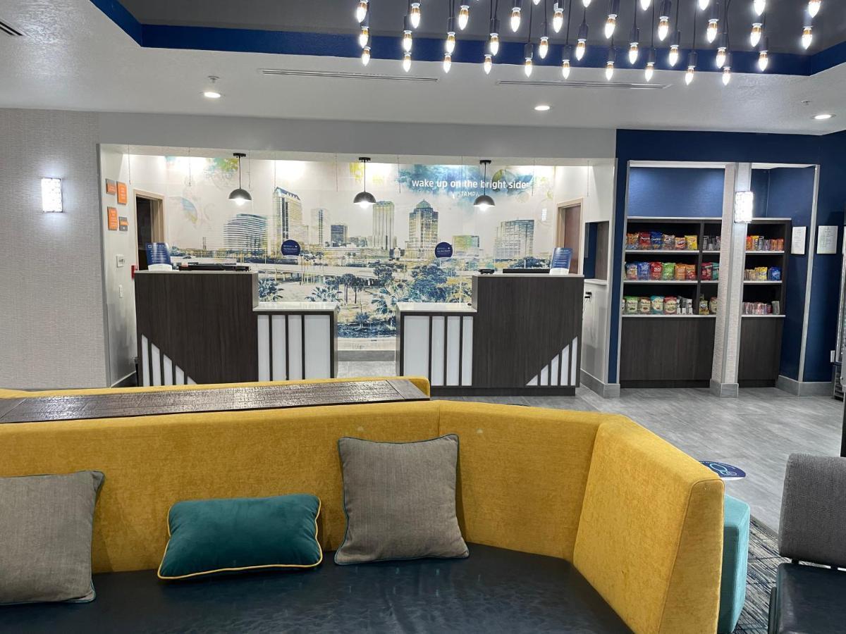 La Quinta By Wyndham Tampa Central Екстериор снимка