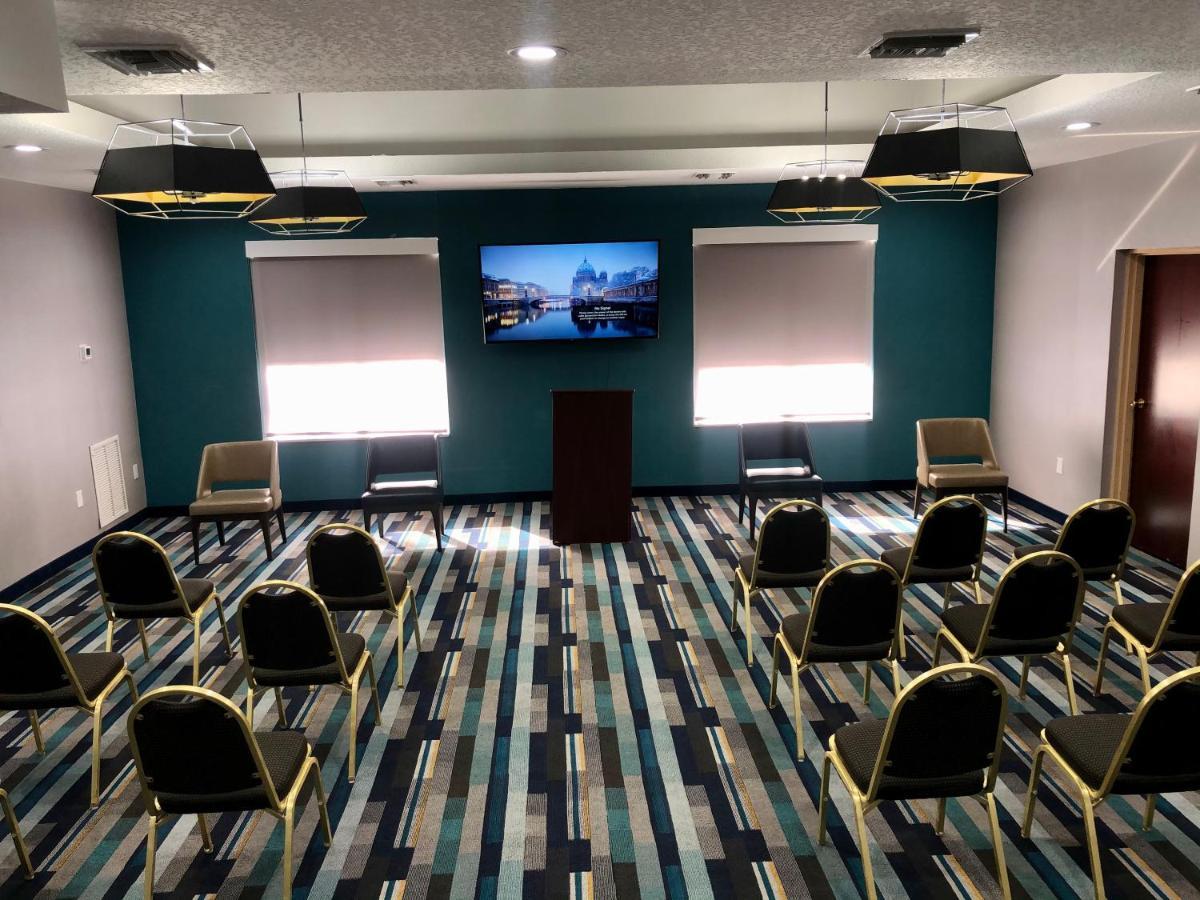 La Quinta By Wyndham Tampa Central Екстериор снимка