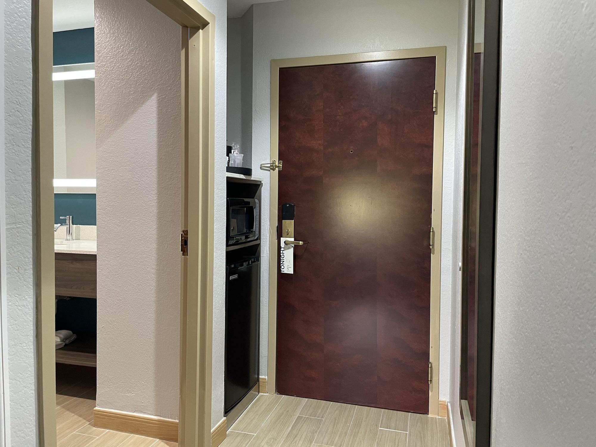La Quinta By Wyndham Tampa Central Екстериор снимка