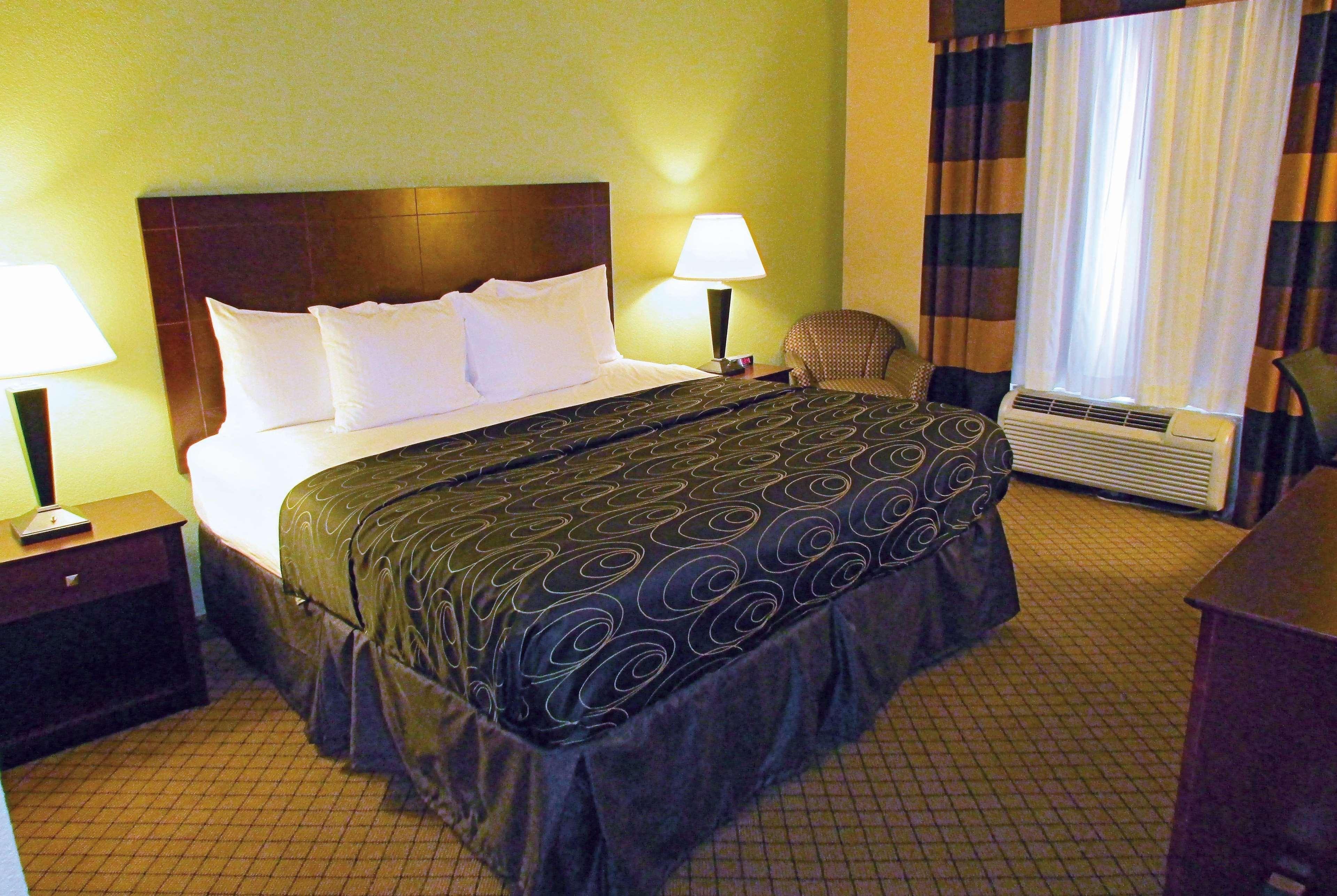 La Quinta By Wyndham Tampa Central Екстериор снимка