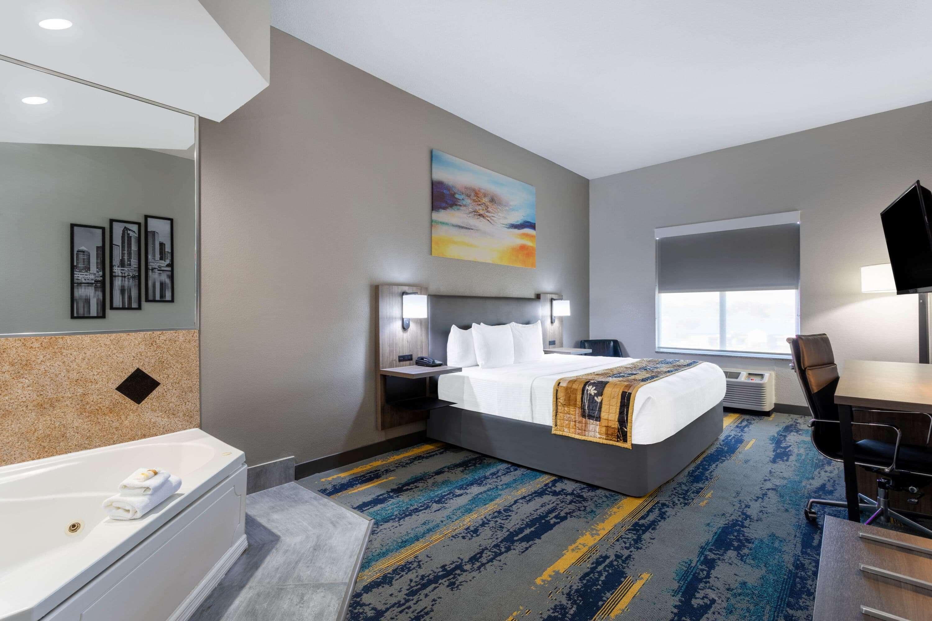 La Quinta By Wyndham Tampa Central Екстериор снимка