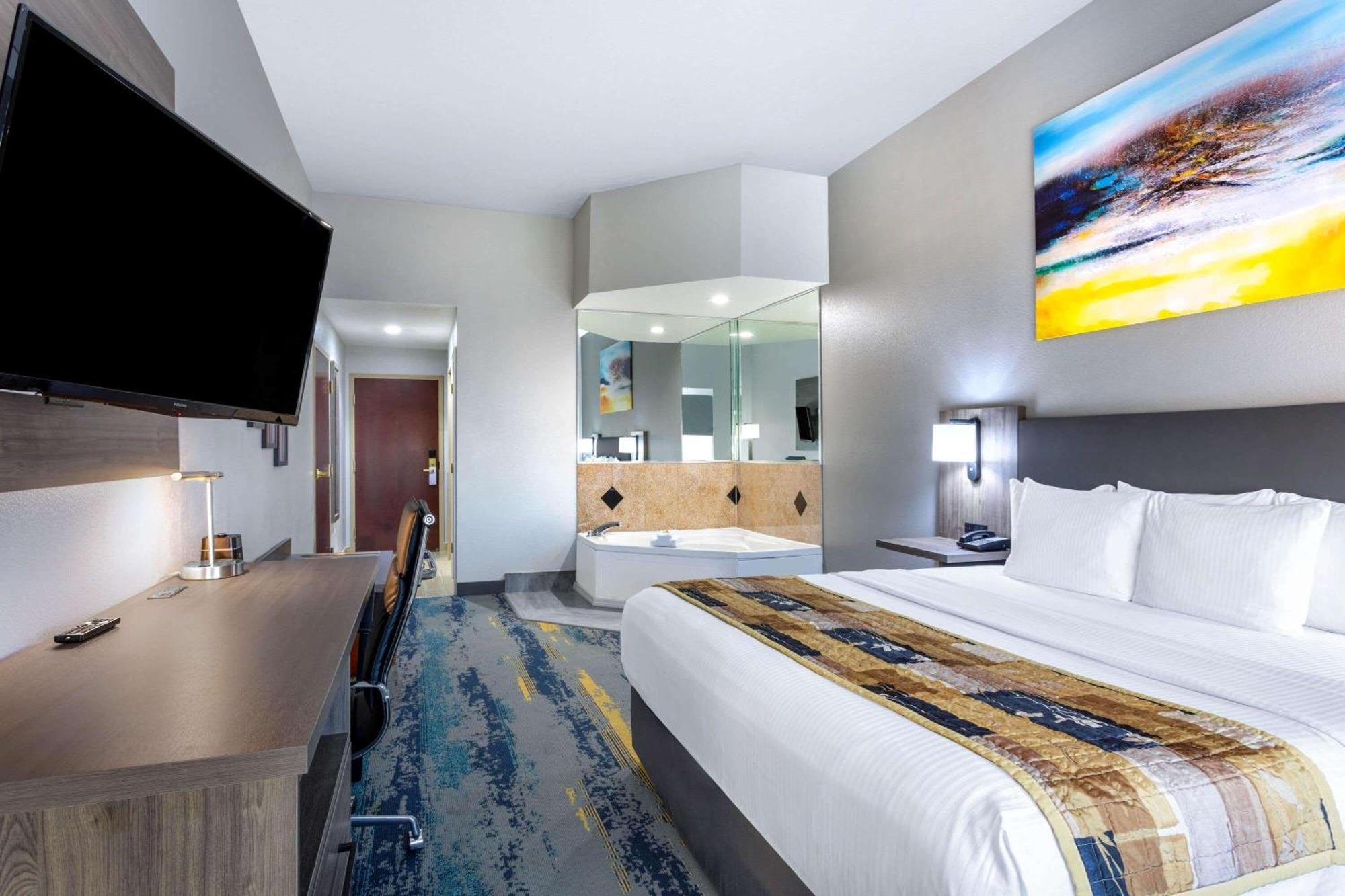 La Quinta By Wyndham Tampa Central Екстериор снимка