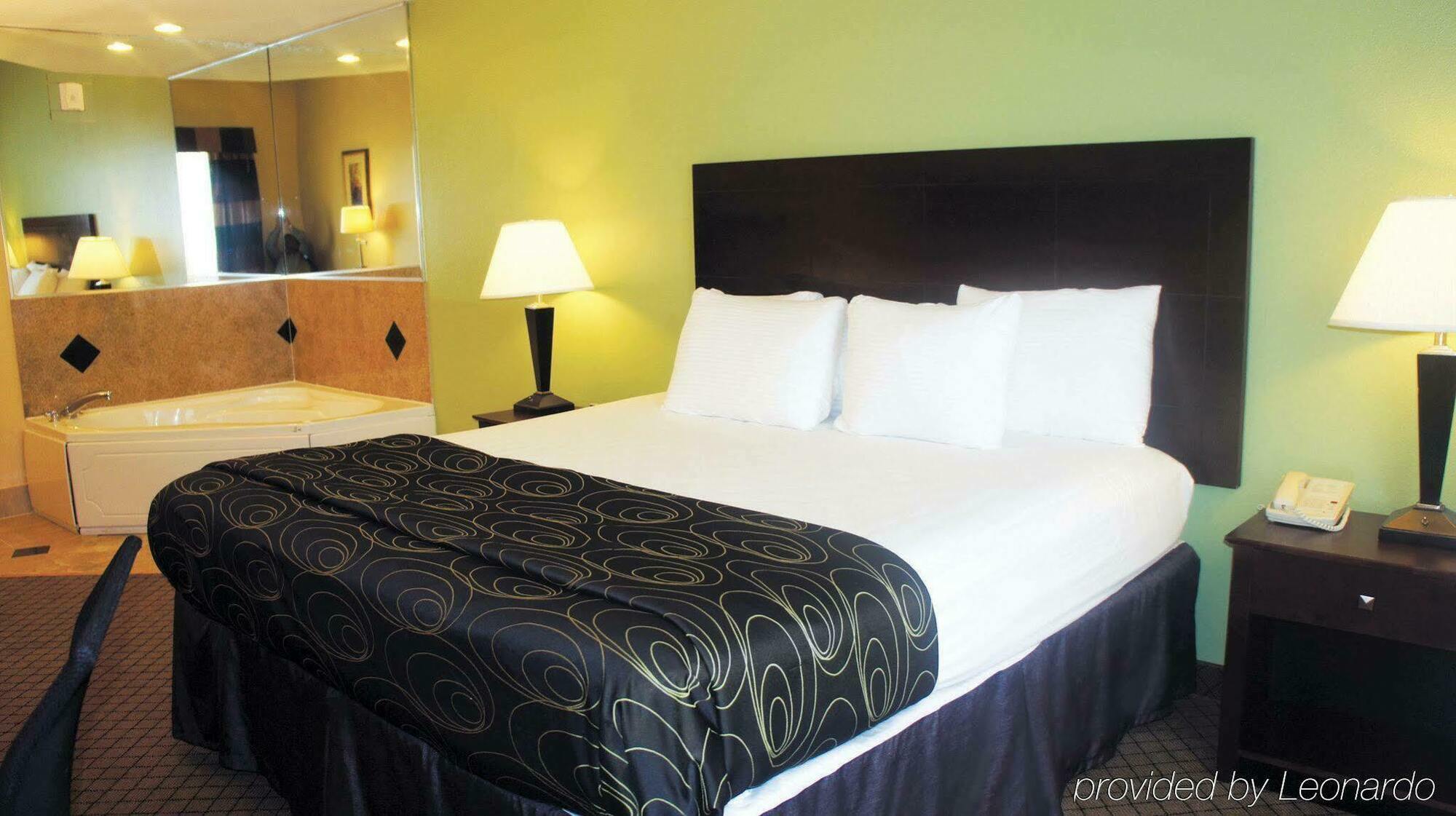 La Quinta By Wyndham Tampa Central Екстериор снимка